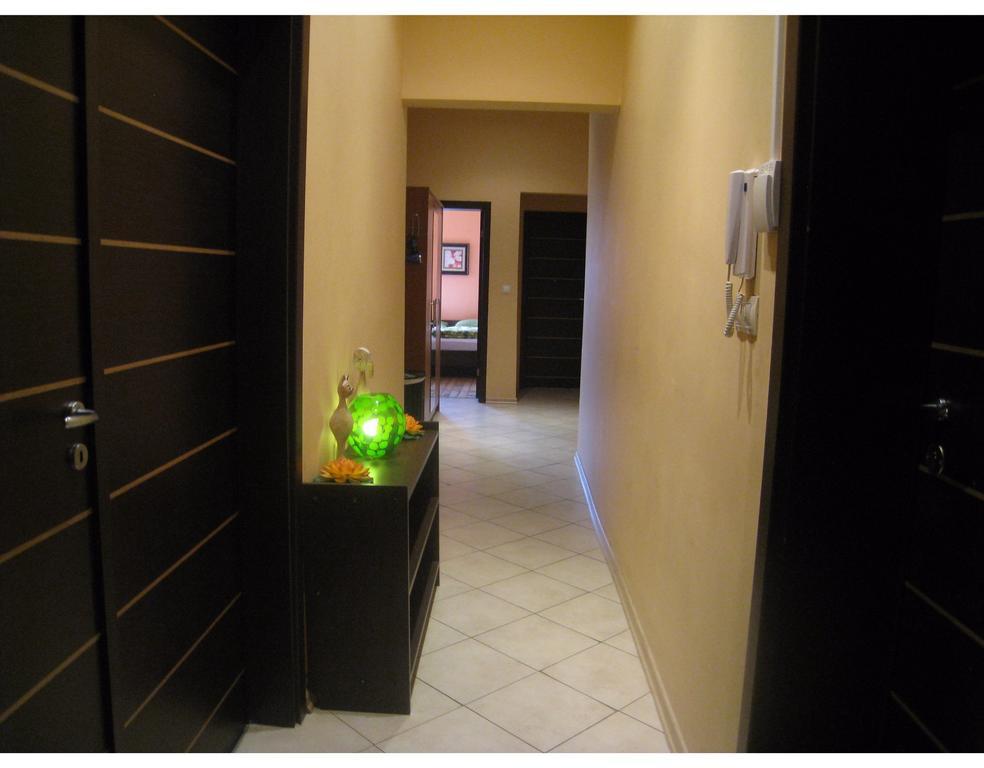 Elegance On A Budget - Rooms For Rent In Sofia Center ภายนอก รูปภาพ