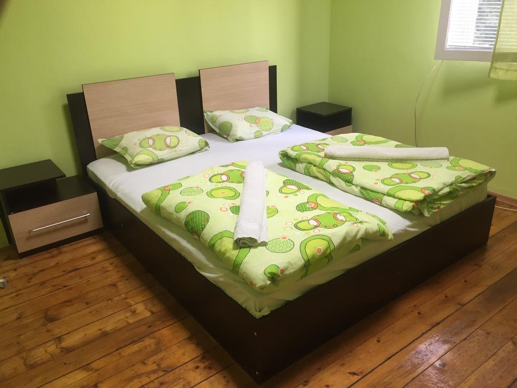 Elegance On A Budget - Rooms For Rent In Sofia Center ภายนอก รูปภาพ