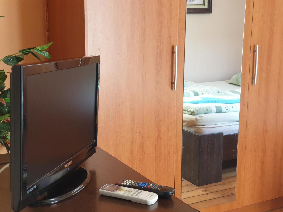 Elegance On A Budget - Rooms For Rent In Sofia Center ภายนอก รูปภาพ